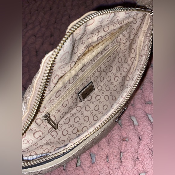 Guess - Picture 3 of 3